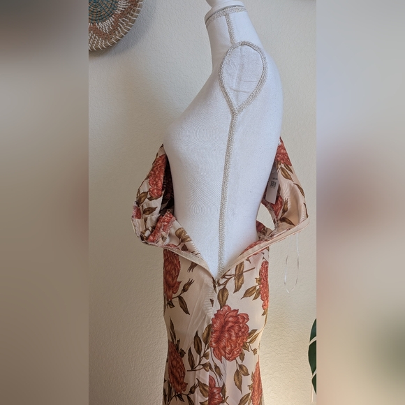 NWT Showpo Abigail One Shoulder Floral Cutout Maxi Dress Medium - Picture 5 of 10